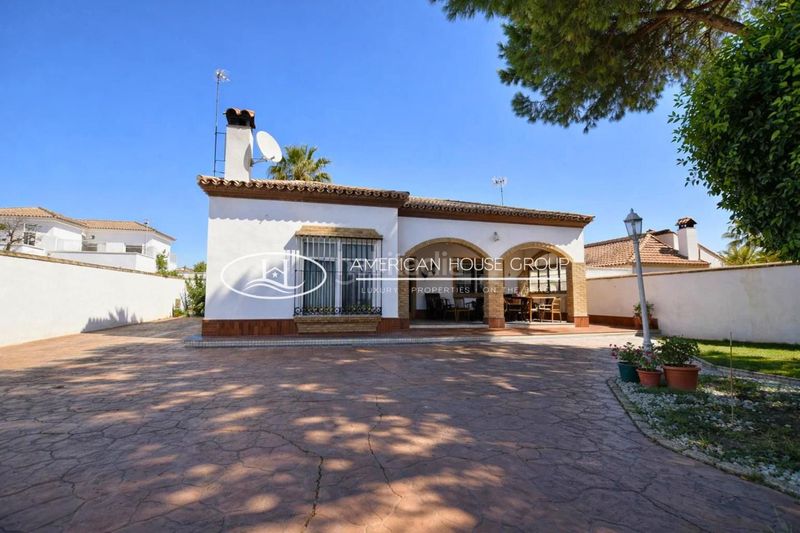 Foto c4cc6c47-89f7-471f-a2e7-ade7422d59bc. Casa a Los Gallos Chiclana de la Frontera