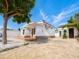 Casa a Los Gallos. Acogedor chalet urbano en venta en la zona de los gallos, chicla