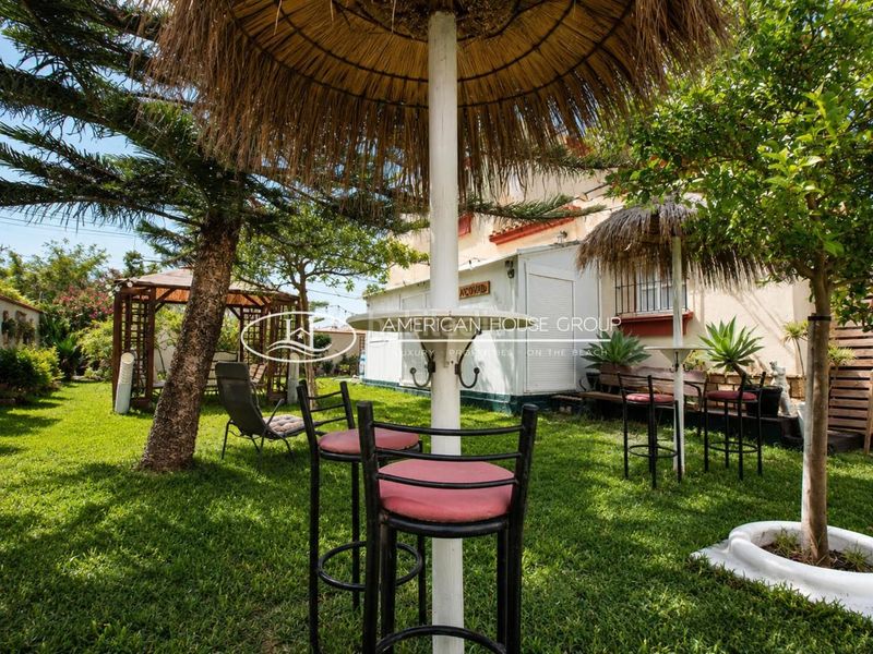 Foto b434dd03-7030-4e36-aa9b-5ab899e07248. Casa amb piscina a Los Gallos Chiclana de la Frontera