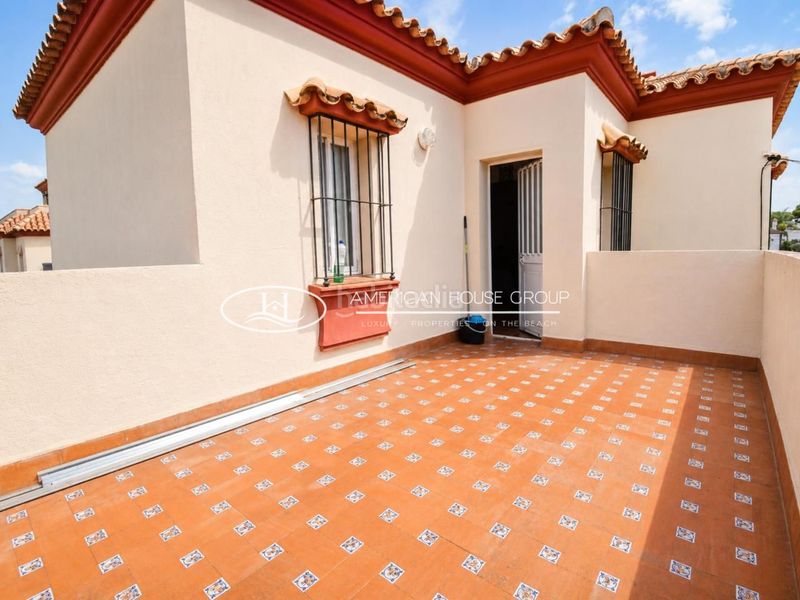 Foto ec2af025-c8ef-46e4-bb2e-4f3aed7be340. Casa amb piscina a Los Gallos Chiclana de la Frontera