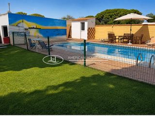 Casa a Los Gallos. Estupendo chalet rústico con piscina en venta en la zona de moli