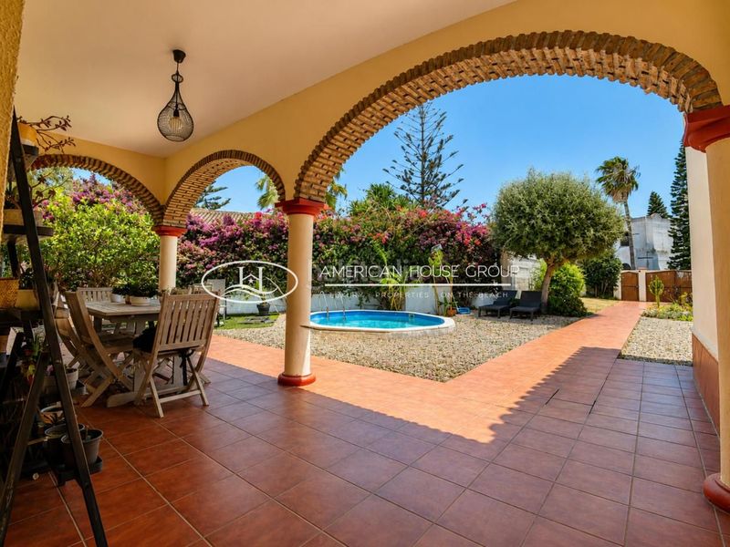 Foto 51051927-a274-4bf7-b616-613c0e97adb3. Casa amb piscina a Los Gallos Chiclana de la Frontera