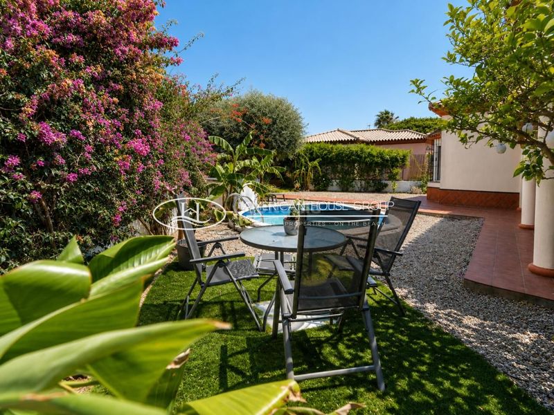 Foto 7a54ac0c-98b8-46d6-be52-30e94a021bc8. Casa amb piscina a Los Gallos Chiclana de la Frontera