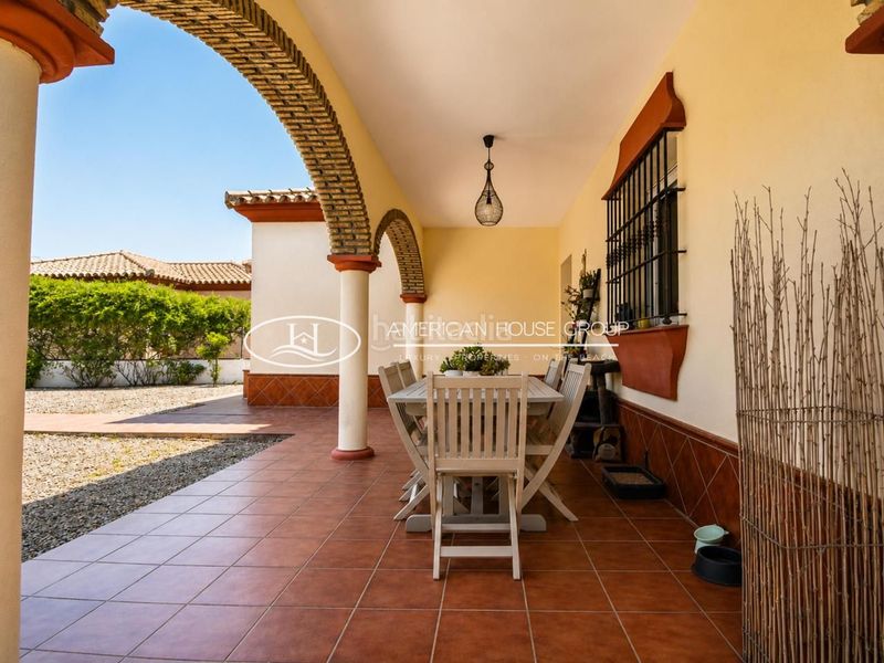 Foto a71d6c91-629e-4011-8cb4-14c63e374093. Casa amb piscina a Los Gallos Chiclana de la Frontera