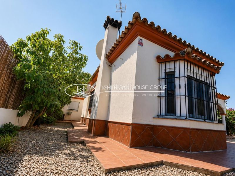 Foto aa326f75-11c5-422b-95de-9854bf3731a7. Casa amb piscina a Los Gallos Chiclana de la Frontera