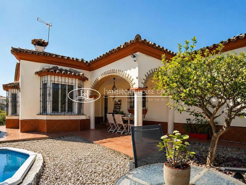 Foto e2c79534-1f26-4e9d-916e-12e573c27739. Casa amb piscina a Los Gallos Chiclana de la Frontera