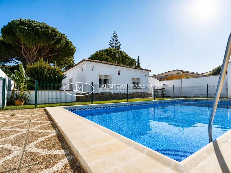 Foto 130b3d2c-4334-4f53-b475-2d9c6f3cfc30. Casa amb piscina a Las Lagunas - Campano Chiclana de la Frontera
