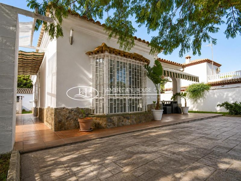 Foto ed3cb02c-bd75-4cfd-92d6-da4db26d25c0. Casa amb piscina a Las Lagunas - Campano Chiclana de la Frontera
