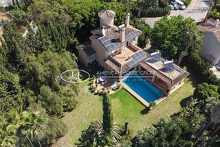 Casa in Elviria. Oportunidad de inversión, villa con potencial en venta en elviri