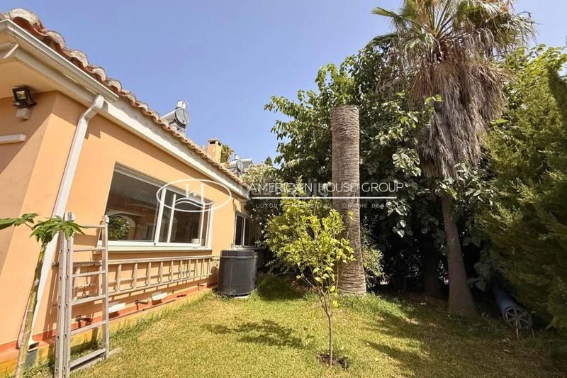 Foto 44cdec12-4a85-4653-876a-42d003a7be8e. Casa amb piscina a Elviria Marbella