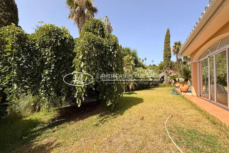 Foto bbe92c33-63fe-4ab0-8353-2d90c6d6912c. Casa amb piscina a Elviria Marbella