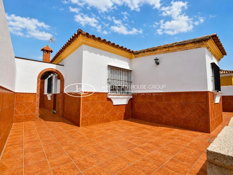 Foto 1f6f927c-13fd-4aa0-b68f-87d1ae4c211e. Casa a Los Gallos Chiclana de la Frontera