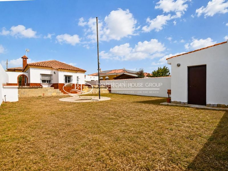 Foto ac528ba7-3f1e-4e64-a837-e0ccea0e3e03. Casa a Los Gallos Chiclana de la Frontera