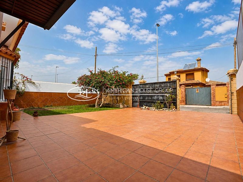 Foto c32f452d-25b0-4d40-a3d6-05884033690f. Casa a Los Gallos Chiclana de la Frontera