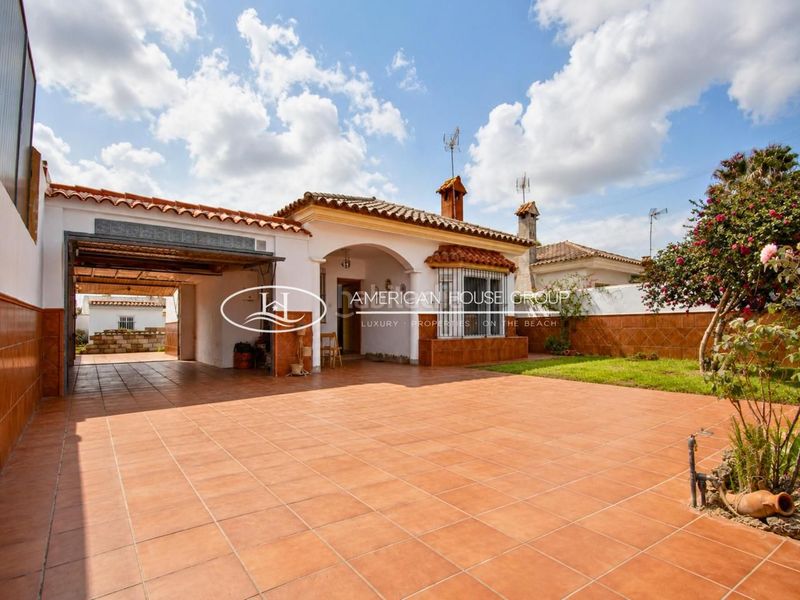 Foto ffab18f3-2667-4f75-a0b6-e616d5c52771. Casa a Los Gallos Chiclana de la Frontera
