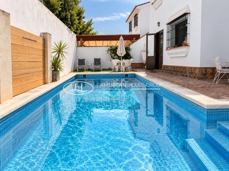 Foto 6fc6a308-64e2-4a53-8495-3196b26c4b8b. Casa adossada amb piscina a Núcleo urbano Chiclana de la Frontera