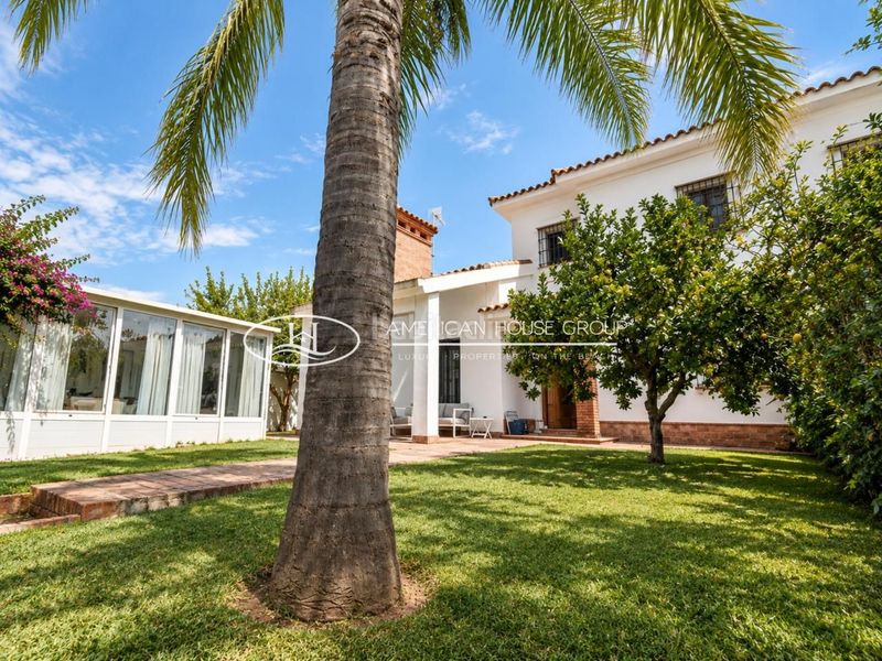 Foto abe5773f-3074-4172-a263-eec22c3e8553. Casa adossada amb piscina a Núcleo urbano Chiclana de la Frontera