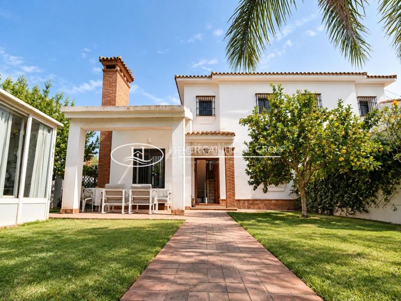 Foto b96337b1-7619-4cfa-9d73-4d1464d0b15e. Casa adossada amb piscina a Núcleo urbano Chiclana de la Frontera