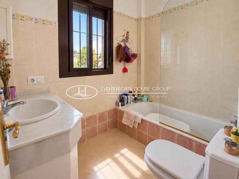 Foto c5b4d00b-a2b7-4da5-a488-eaf065beeb6f. Casa adossada amb piscina a Núcleo urbano Chiclana de la Frontera