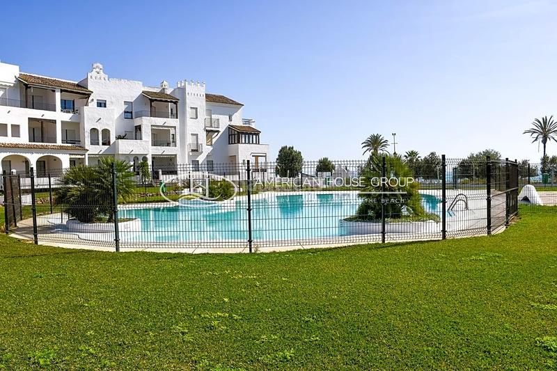 Foto 4bce3f99-ee4b-4874-ba25-652cd3c35965. Maison avec piscine dans La Barrosa Chiclana de la Frontera