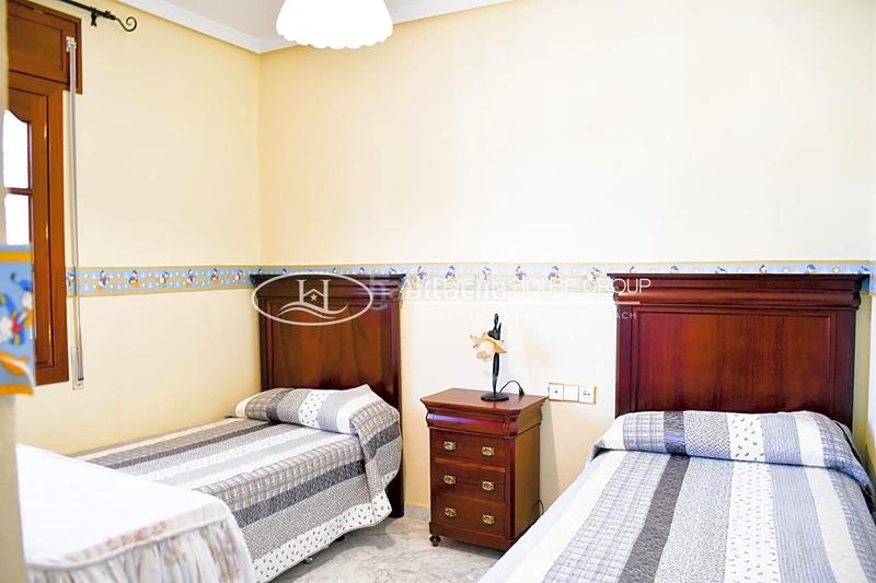 Foto 70f9b7b7-0d2f-4696-b070-addb0a424772. Maison avec piscine dans La Barrosa Chiclana de la Frontera