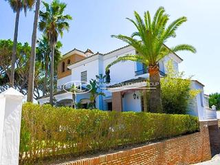 Maison à La Barrosa. Magnifico chalet en venta en segunda línea de playa la barrosa,