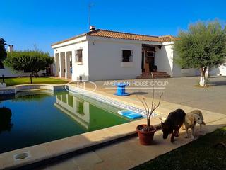 Casa a Las Lagunas - Campano. Magnífico chalet con piscina y construcción anexa en la zona de