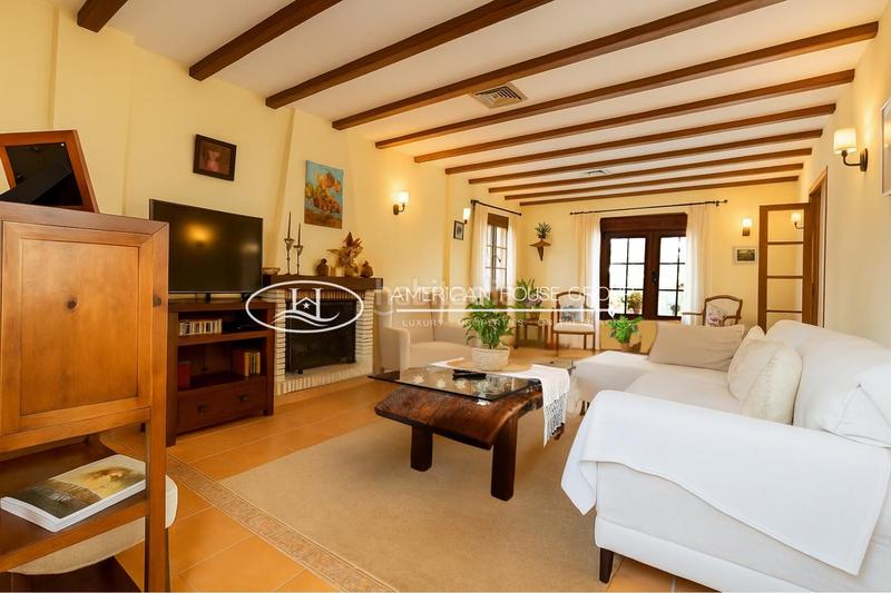 Foto 17d45684-e4c0-4c45-90f3-560b9faa8961. Maison avec chauffage parking piscine dans Las Lagunas - Campano Chiclana de la Frontera