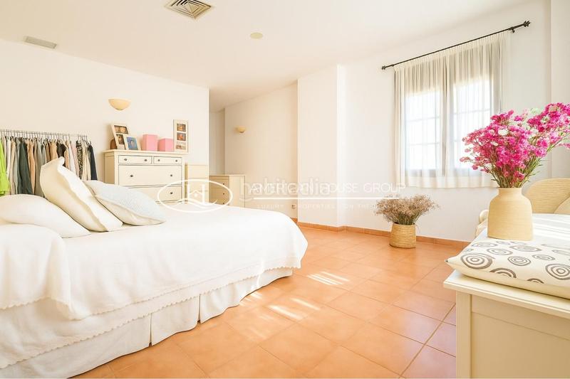 Foto f16c9153-dc5b-44f9-8614-a02336319266. Maison avec chauffage parking piscine dans Las Lagunas - Campano Chiclana de la Frontera