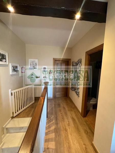 Foto 1626fc1f-cd38-45c3-94cb-fa424c8f8ceb. Casa aparellada amb calefacció a Arriate