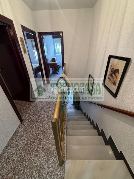 Foto e5394419-bdde-4aba-acc2-6c86434c3113. Casa aparellada amb calefacció a San Cristóbal Ronda