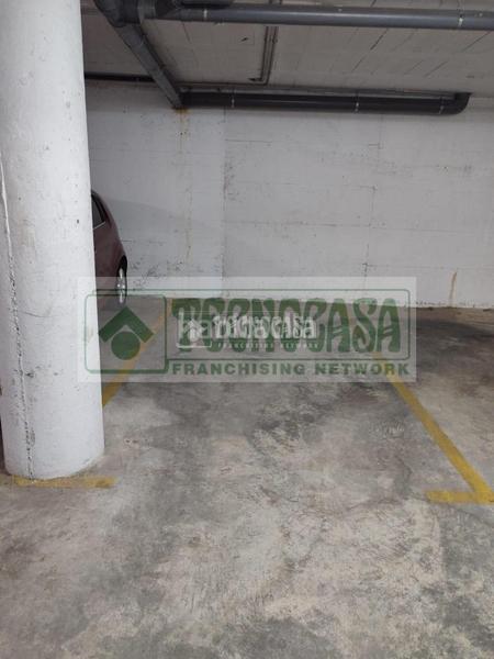 Foto 5bfc7e3a-f89e-443e-a2ae-b80e44d3d56c. Parking coche boxplaza de garaje en venta en Centro Ronda