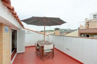 Pis a Calella. Piso triplex en venta en calella  parking doble y piscina