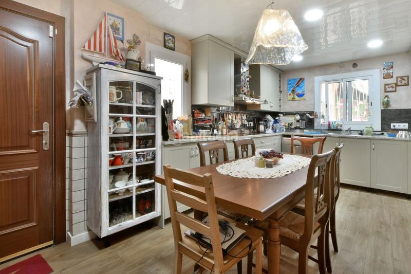 Foto 0a3fb57f-bdd2-44fd-869e-4598a856eed8. Chalet casa en venta en Can Carreras - Montessol Pineda de Mar