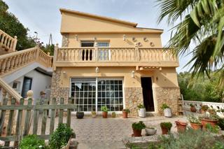 Chalet à Can Carreras - Montessol. Casa en venta en pineda de mar