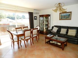 Chalet à Pinemar. Casa en venta en pineda de mar