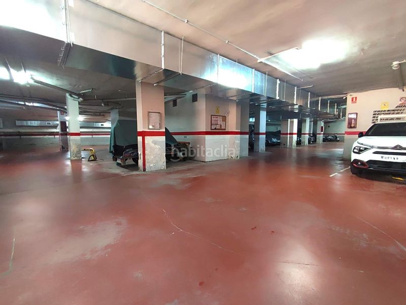 Foto 06ea58e3-4aed-46d3-9f63-e0732ad58136. Aparcament cotxe a Calella