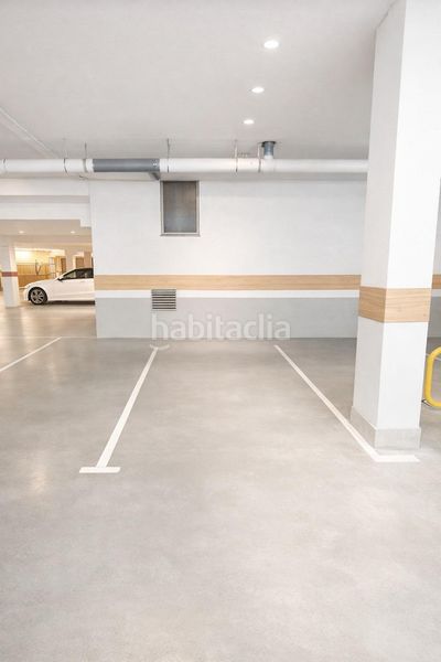 Foto d69bc8dd-802d-41ab-ab6f-eb5072a72329. Aparcament cotxe a Calella