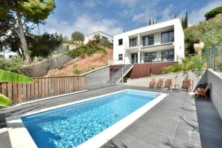 Haus in Calella. Casa a 4 vientos en venta en calella  zona vall den guli