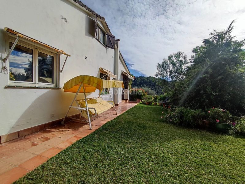 Foto bc10bf3c-92e3-4dde-bc04-952655e520a4. Casa amb aparcament a Sant Cebrià de Vallalta