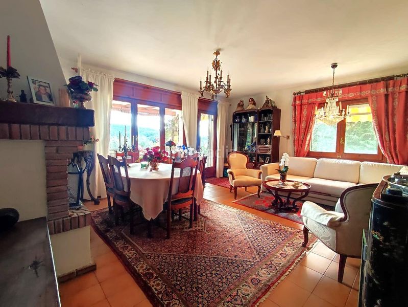 Foto f43ba90d-0e96-434a-a943-f54696691e6a. Casa amb aparcament a Sant Cebrià de Vallalta