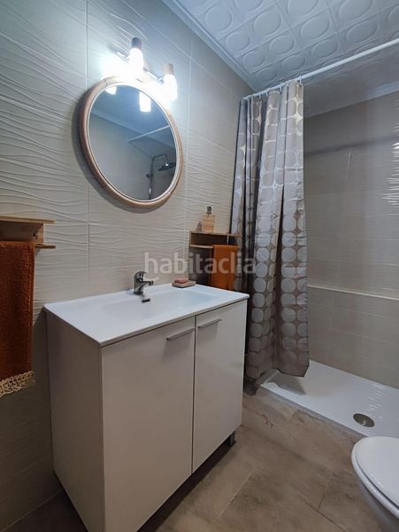 Foto b54a7f69-bc28-438e-bd20-66b006ba639a. Casa aparellada amb aparcament a Poblenou Pineda de Mar