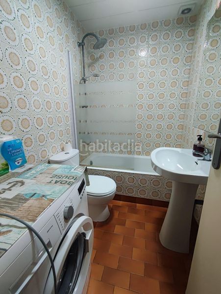Foto c0958a4c-987b-4b53-9863-e937b7e8dd80. Casa aparellada amb aparcament a Poblenou Pineda de Mar