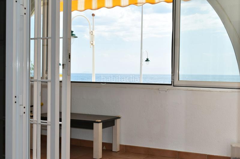 Foto b02f69dc-3441-4f34-85b8-368be77d592c. Planta baja apartamento en planta baja en primera línea de playa en Elche / Elx