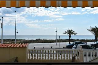 Planta baixa en Los Arenales del Sol. Apartamento en planta baja en primera lnea de playa