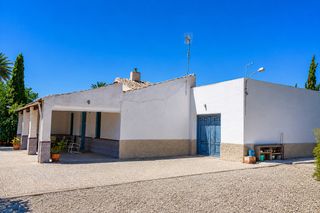 Chalet in Alzabares. Impresionante casa de campo con encanto rural