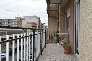 Pis  Carrer del capità antoni mena. Amplio piso en venta en calle capitán antonio mena