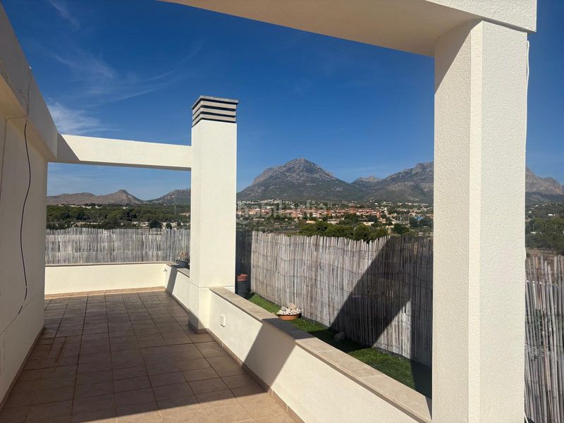 Foto c44129ea-8d1d-4454-a78c-f0d263fc8633. Àtic amb aparcament piscina a Pueblo-Ubanizaciones Alfàs del Pi (l´)