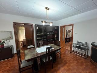 Etagenwohnung in Gòtic. Piso esquinero en venta