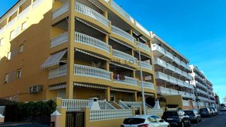 Flat  Camí serratelles. Pisazo con terraza a 3 minutos andando de la playa del grao de m